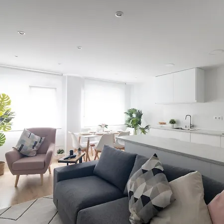 Apartamento Lujoso Entre 2 Playas Con Garaje, Wifi *