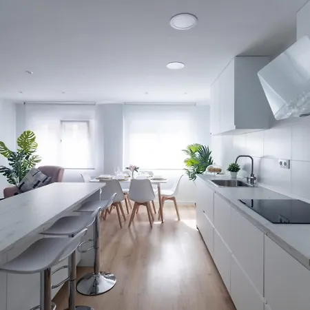 Apartamento Lujoso Entre 2 Playas Con Garaje, Wifi *