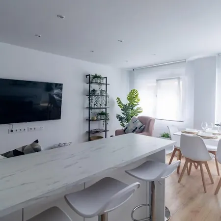 Lujoso Entre 2 Playas Con Garaje, Wifi 아파트